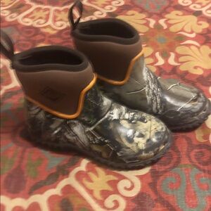 Realtree Kids Camouflage Boots with Orange Trim